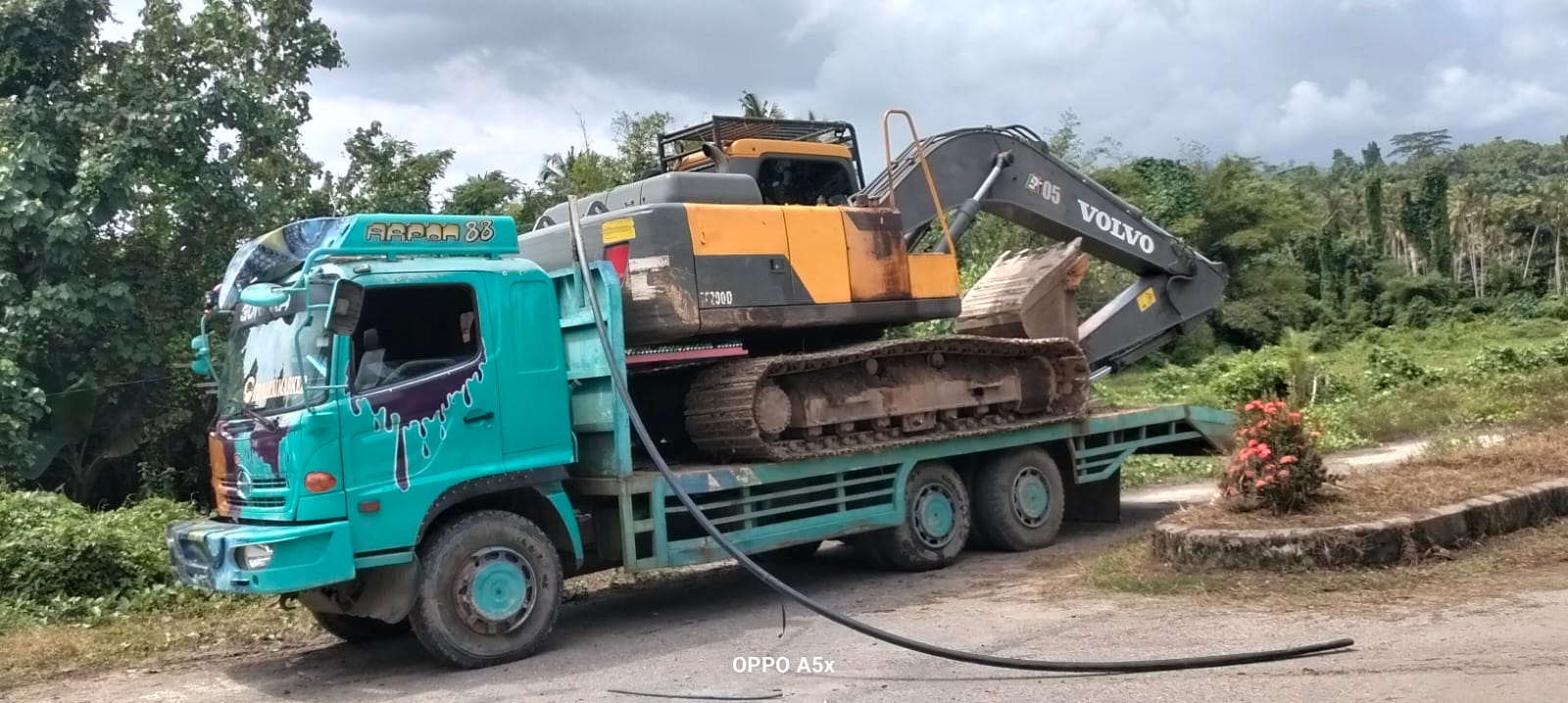 BPBD Kepulauan Sula Kerahkan Alat Berat Normalisasi Kali di Desa Waisakai 